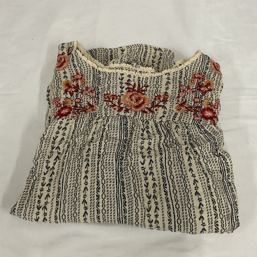 EUC Woman’s long sleeve Finn blouse